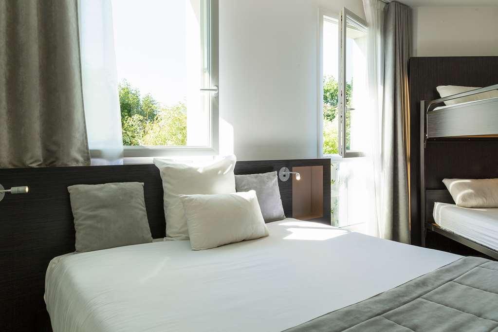 The Originals Boutique Hotel Restaurant Saint James, Montaigu-Vendee Værelse billede